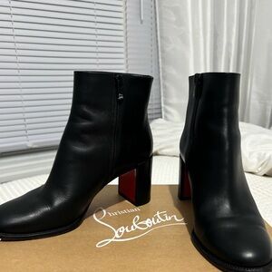 CHRISTIAN LOUBOUTIN BLACK LOW BOOTIES SIZE 7 WITH BOX/DUSTBAG